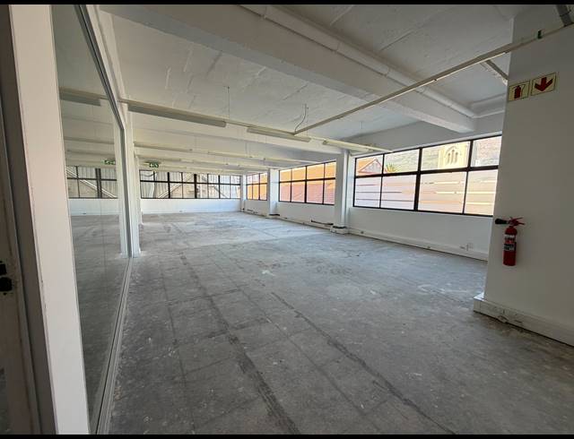 347M² BUILDING TO LET IN CAPE TOWN CITY CENTRE